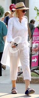 Lepa Brena feet photo 7