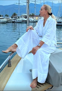 Lepa Brena feet photo 3