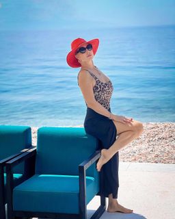 Lepa Brena feet photo 16