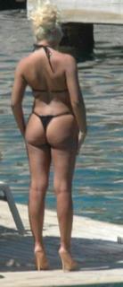 Lerzan Mutlu feet photo 1