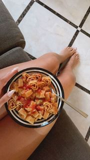 Lesia Nikituk feet photo 1