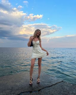 Lesia Nikituk feet photo 14