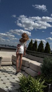 Lesia Nikituk feet photo 4