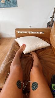 Lesley-Ann Brandt feet photo thumbnail