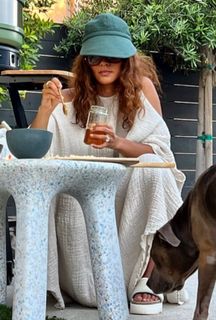 Lesley-Ann Brandt feet photo thumbnail
