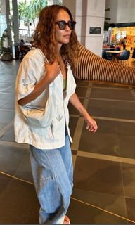 Lesley-Ann Brandt feet photo thumbnail