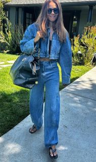 Lesley-Ann Brandt feet photo thumbnail