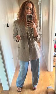 Lesley-Ann Brandt feet photo thumbnail