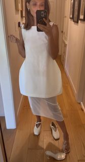 Lesley-Ann Brandt feet photo thumbnail