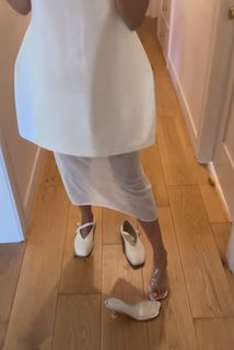 Lesley-Ann Brandt feet photo thumbnail