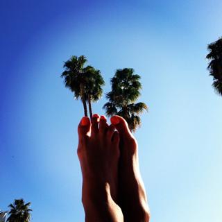 Lesley-Ann Brandt feet photo thumbnail