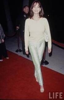 Lesley Ann Warren feet photo 2