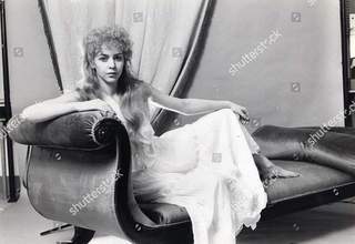 Leslie Ash feet photo 7