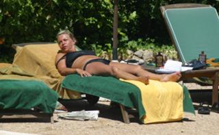 Leslie Ash feet photo 7