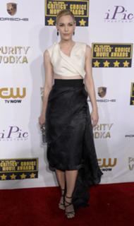 Leslie Bibb feet photo thumbnail