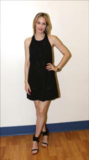 Leslie Bibb feet photo thumbnail