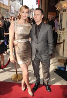Leslie Bibb feet photo thumbnail