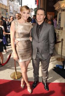 Leslie Bibb feet photo thumbnail