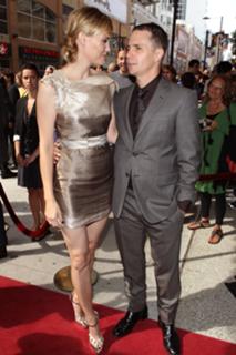 Leslie Bibb feet photo thumbnail