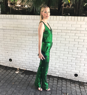 Leslie Bibb feet photo thumbnail