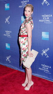Leslie Bibb feet photo thumbnail