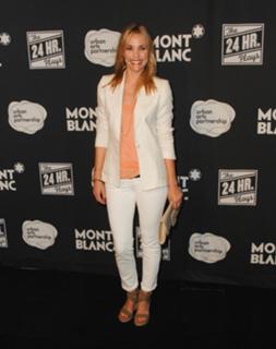 Leslie Bibb feet photo thumbnail