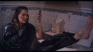 Leslie Bibb feet photo thumbnail