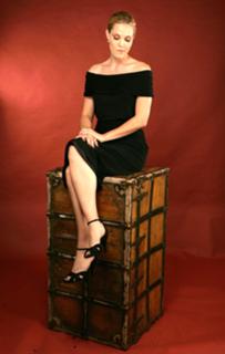 Leslie Bibb feet photo thumbnail