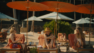 Leslie Bibb feet photo thumbnail
