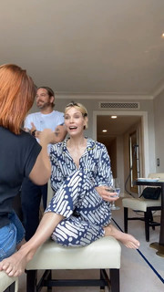 Leslie Bibb feet photo thumbnail