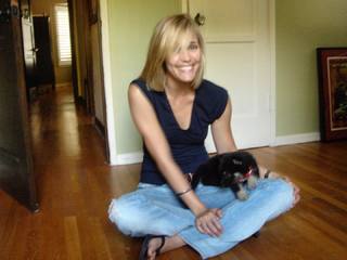 Leslie Bibb feet photo thumbnail