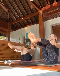 Leslie Bibb feet photo thumbnail