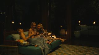 Leslie Bibb feet photo thumbnail