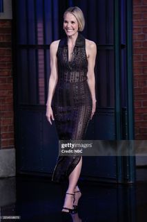 Leslie Bibb feet photo thumbnail