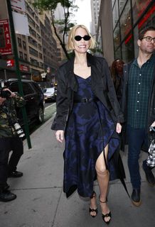 Leslie Bibb feet photo thumbnail