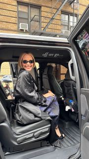 Leslie Bibb feet photo thumbnail