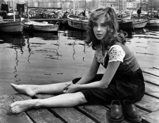 Leslie Caron feet photo 15