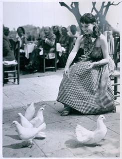 Leslie Caron feet photo 10