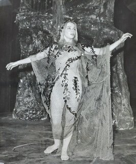 Leslie Caron feet photo 14