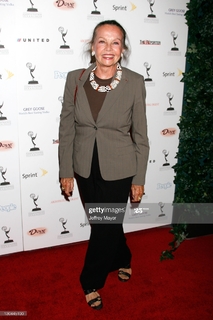 Leslie Caron feet photo 12