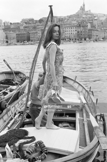 Leslie Caron feet photo 1
