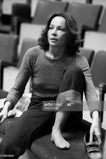 Leslie Caron feet photo 17