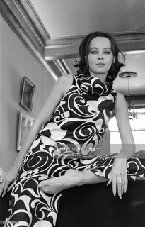 Leslie Caron feet photo 15
