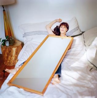 Leslie Feist feet photo 11