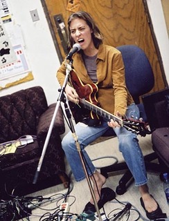 Leslie Feist feet photo 10