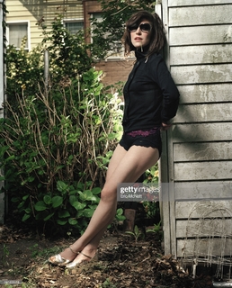 Leslie Feist feet photo 3