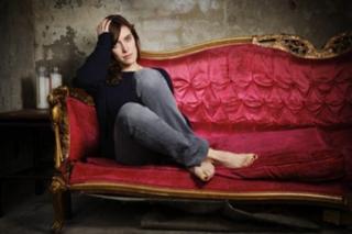 Leslie Feist feet photo 7