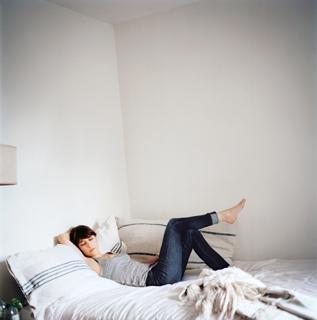 Leslie Feist feet photo 4