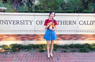 Leslie Fu feet photo thumbnail