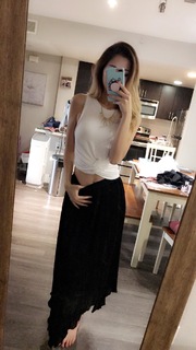 Leslie Fu feet photo thumbnail